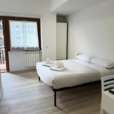 Cerreto Housing בית הארחה