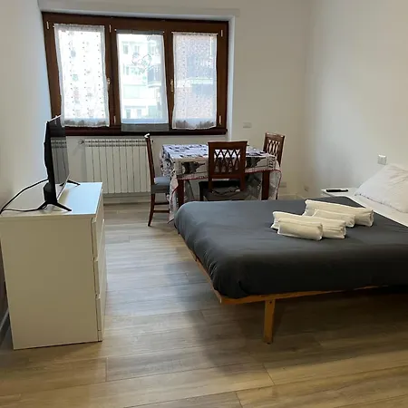 Cerreto Housing בית הארחה